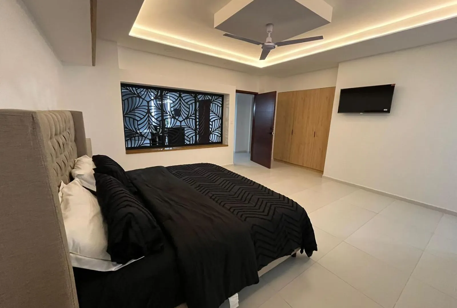 Apartment Black & White Lock Off Room Playa del Carmen